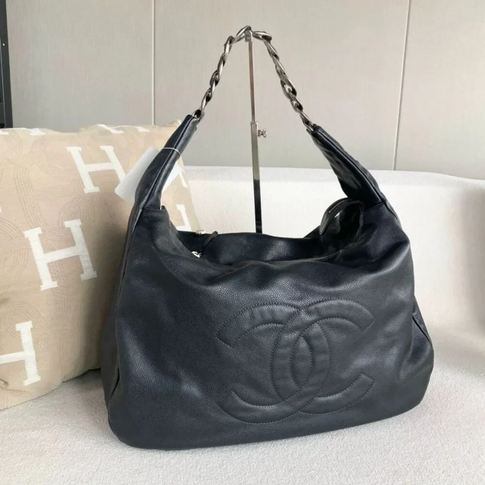 CHANEL brand color
